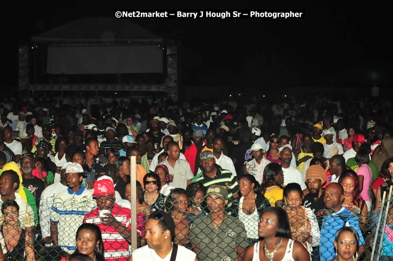 Minister of Tourism, Edmund Bartlett @ Jamaica Jazz and Blues Festival 2009 - Presented by Air Jamaica - Thursday, January 22, 2009 - Venue at the Aqueduct on Rose Hall Resort &amp; Country Club, Montego Bay, Jamaica - Thursday, January 22 - Saturday, January 24, 2009 - Photographs by Net2Market.com - Barry J. Hough Sr, Photographer/Photojournalist - Negril Travel Guide, Negril Jamaica WI - http://www.negriltravelguide.com - info@negriltravelguide.com...!